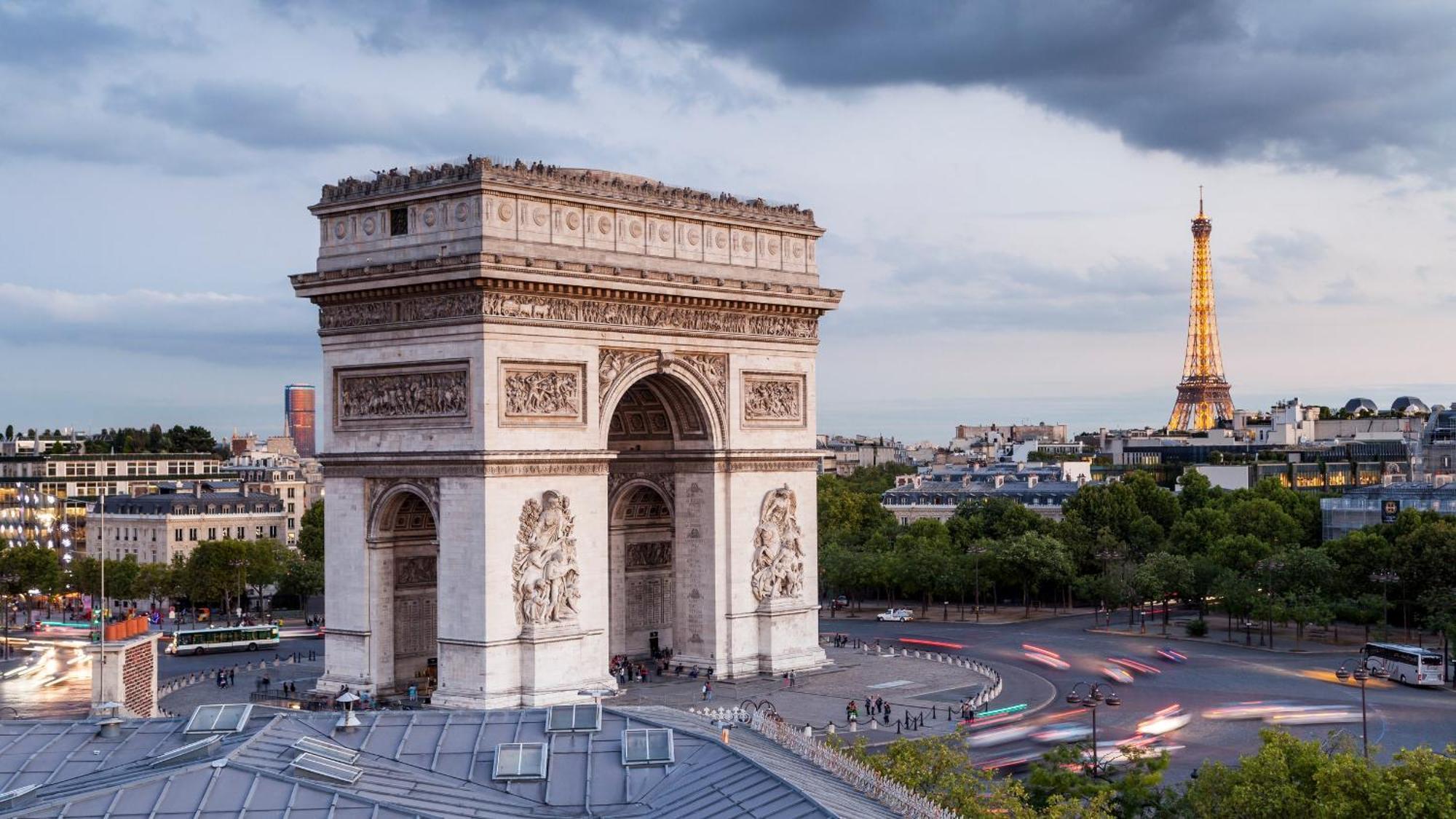 Studio Champs Elysees Tour Eiffel Parigi Esterno foto