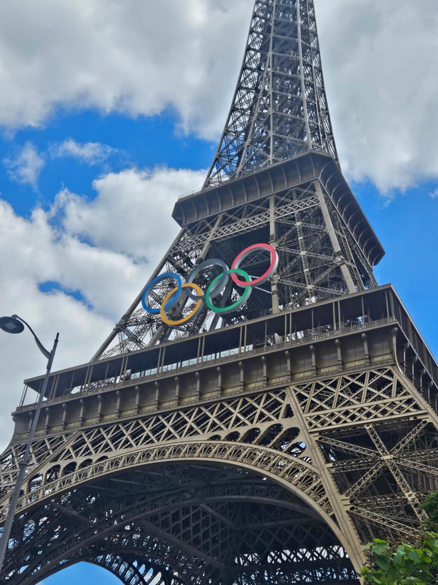Studio Champs Elysees Tour Eiffel Parigi Esterno foto